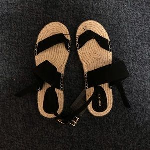 ❗️ Forever 21 Black Platform Sandals